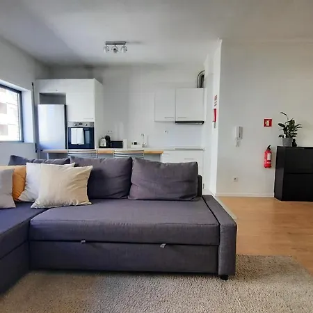 公寓 Lovely 2-bedroom - Near Center!