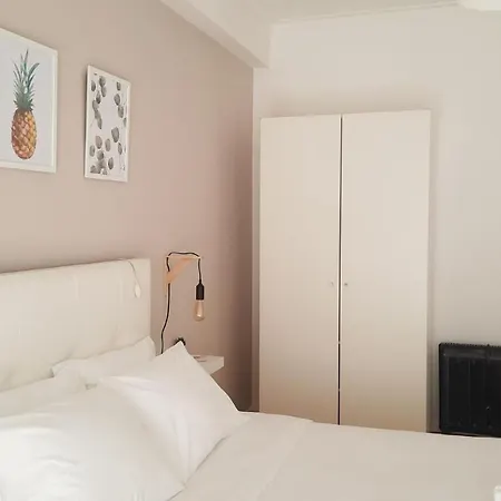 Apartment Lovely 2-bedroom - Near Center!