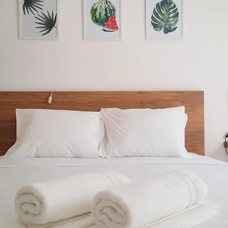 Lovely 2-bedroom - Near Center! 公寓 *