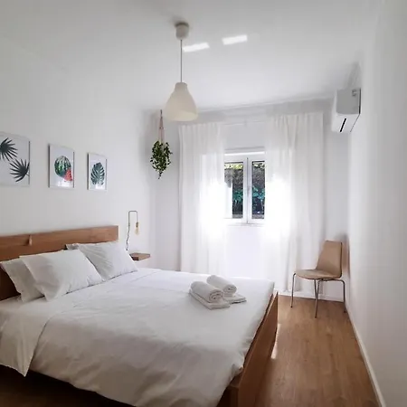 Lovely 2-bedroom - Near Center! *