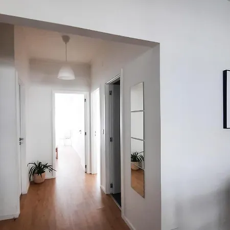 Lovely 2-bedroom - Near Center! 公寓 布拉加